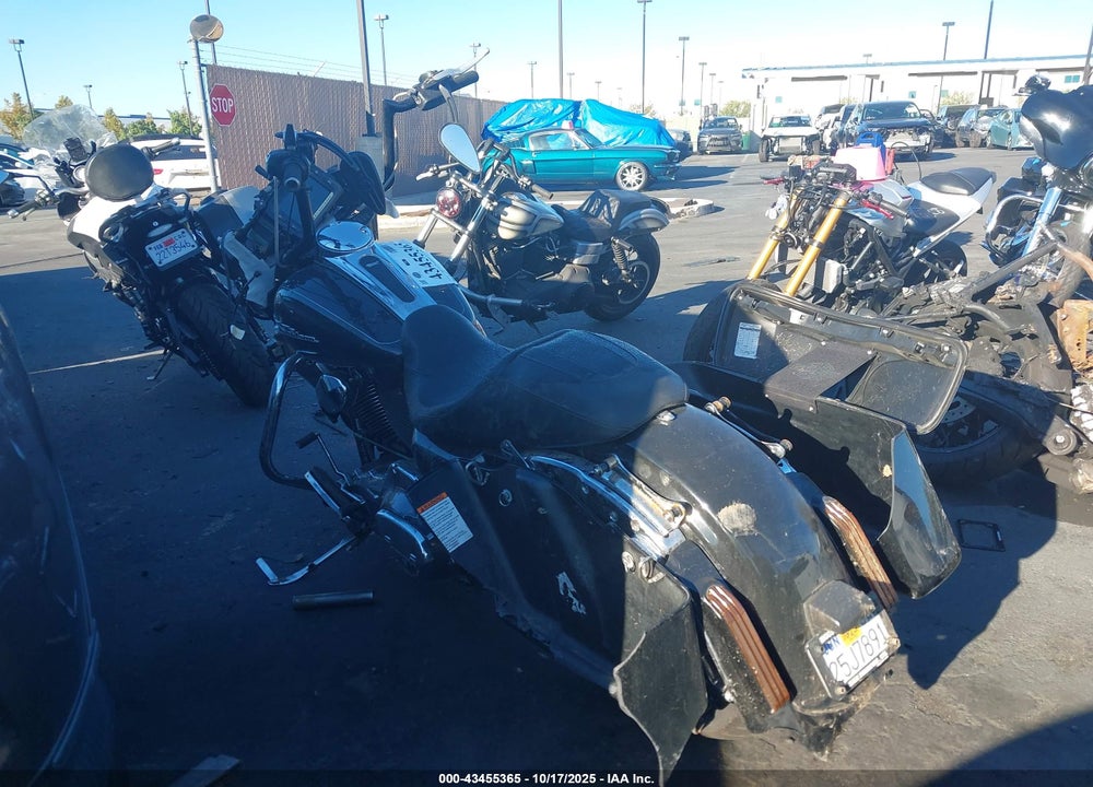 2016 HARLEY-DAVIDSON FLHXS STREET GLIDE SPECIAL VIN: 1HD1KRM13GB641906