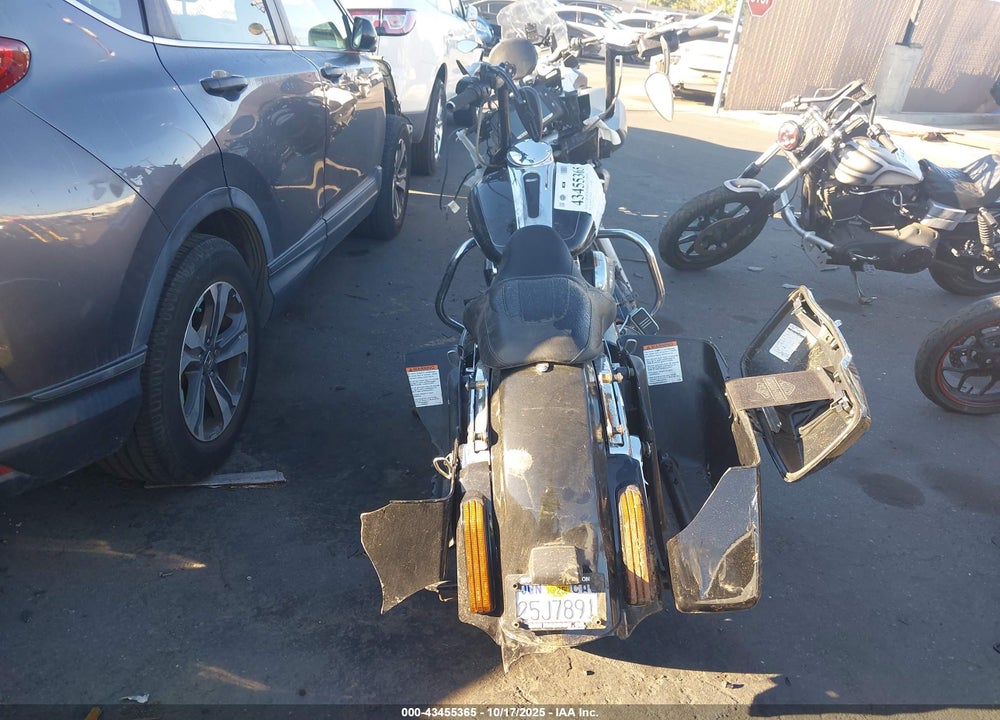 2016 HARLEY-DAVIDSON FLHXS STREET GLIDE SPECIAL VIN: 1HD1KRM13GB641906