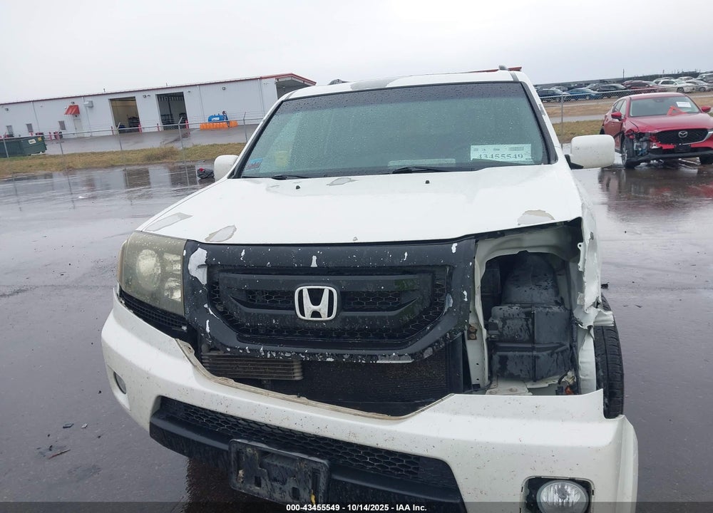 2011 HONDA PILOT TOURING VIN: 5FNYF4H91BB085186