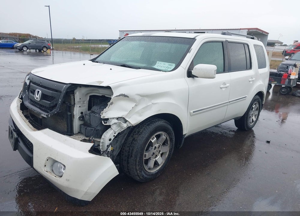 2011 HONDA PILOT TOURING VIN: 5FNYF4H91BB085186