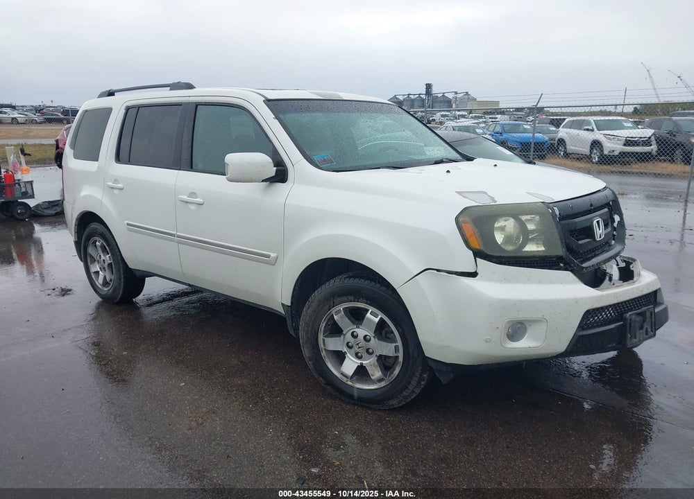 2011 HONDA PILOT TOURING VIN: 5FNYF4H91BB085186