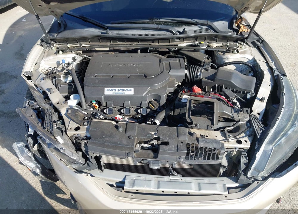 2015 HONDA ACCORD EX-L V-6 VIN: 1HGCR3F89FA009690