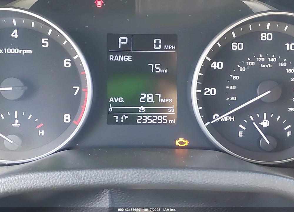 2017 HYUNDAI ELANTRA VIN: 5NPD84LFXHH088328