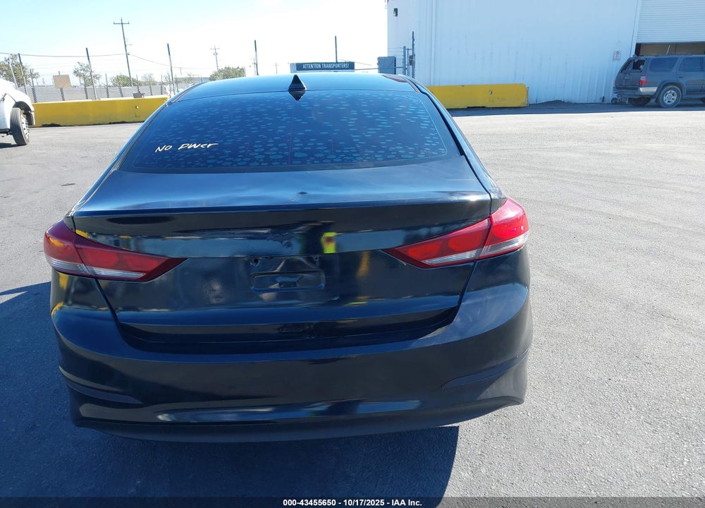 2017 HYUNDAI ELANTRA VIN: 5NPD84LFXHH088328