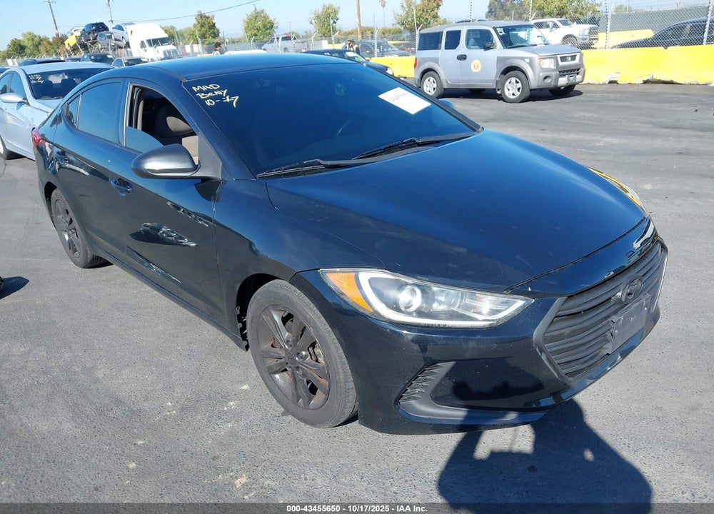 2017 HYUNDAI ELANTRA VIN: 5NPD84LFXHH088328