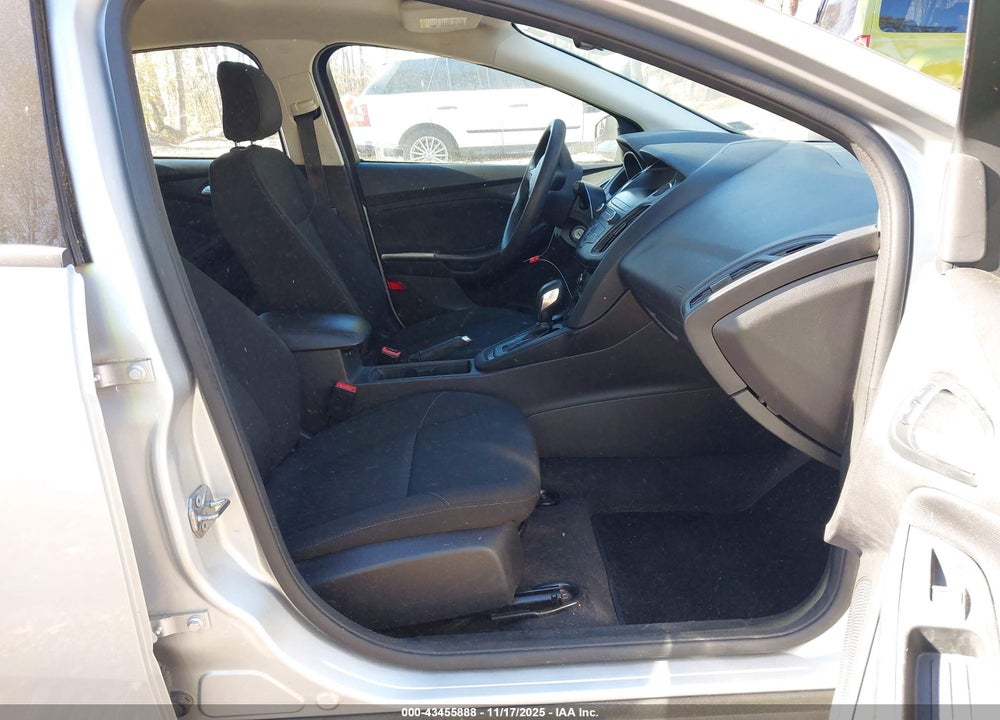 2018 FORD FOCUS VIN: 1FADP3K23JL212295