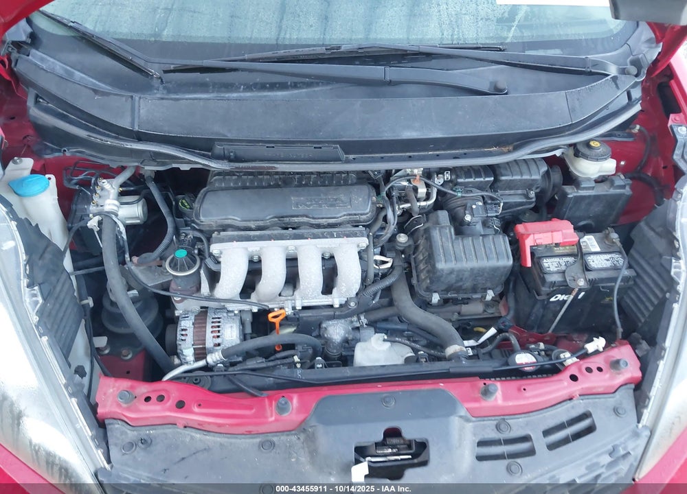 2013 HONDA FIT VIN: JHMGE8H57DC026497