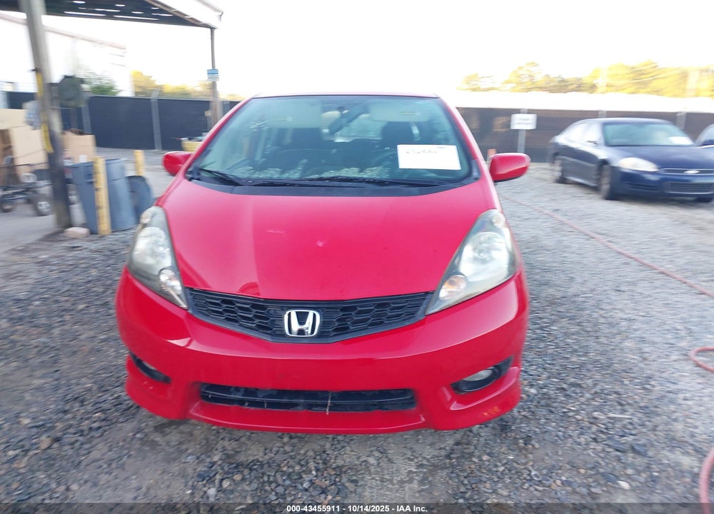 2013 HONDA FIT VIN: JHMGE8H57DC026497