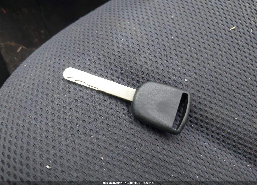 2013 HONDA FIT VIN: JHMGE8H57DC026497
