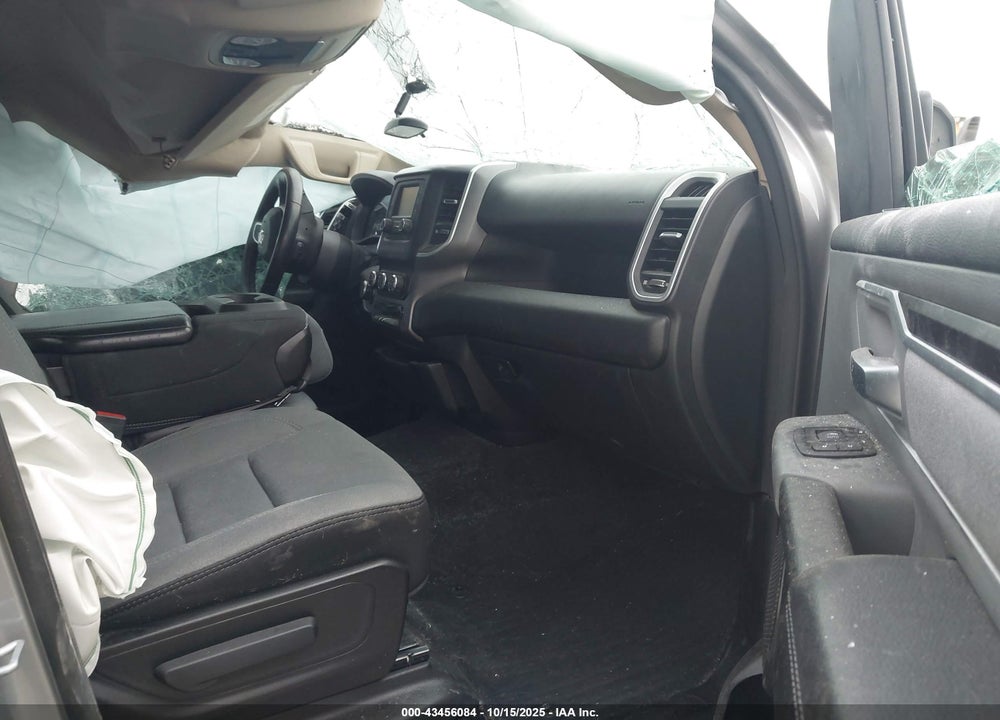 2020 RAM 1500 BIG HORN 4X4 6'4 BOX VIN: 1C6SRFBT7LN367999