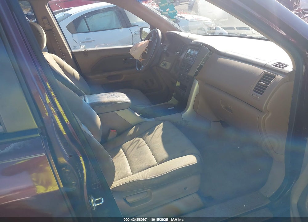 2008 HONDA PILOT VIN: 5FNYF28208B024590
