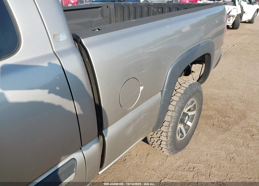 2003 CHEVROLET SILVERADO 2500HD VIN: 1GCHC29113E232275