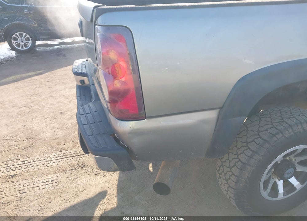 2003 CHEVROLET SILVERADO 2500HD VIN: 1GCHC29113E232275