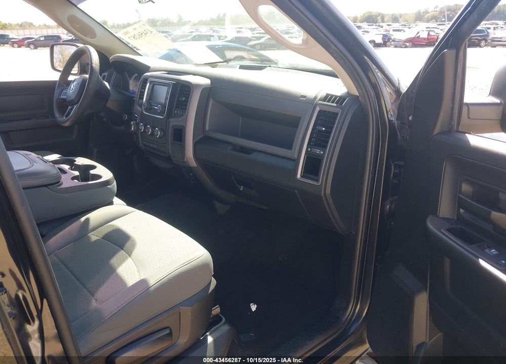 2017 RAM 1500 EXPRESS 4X2 5'7 BOX VIN: 1C6RR6KT0HS833750