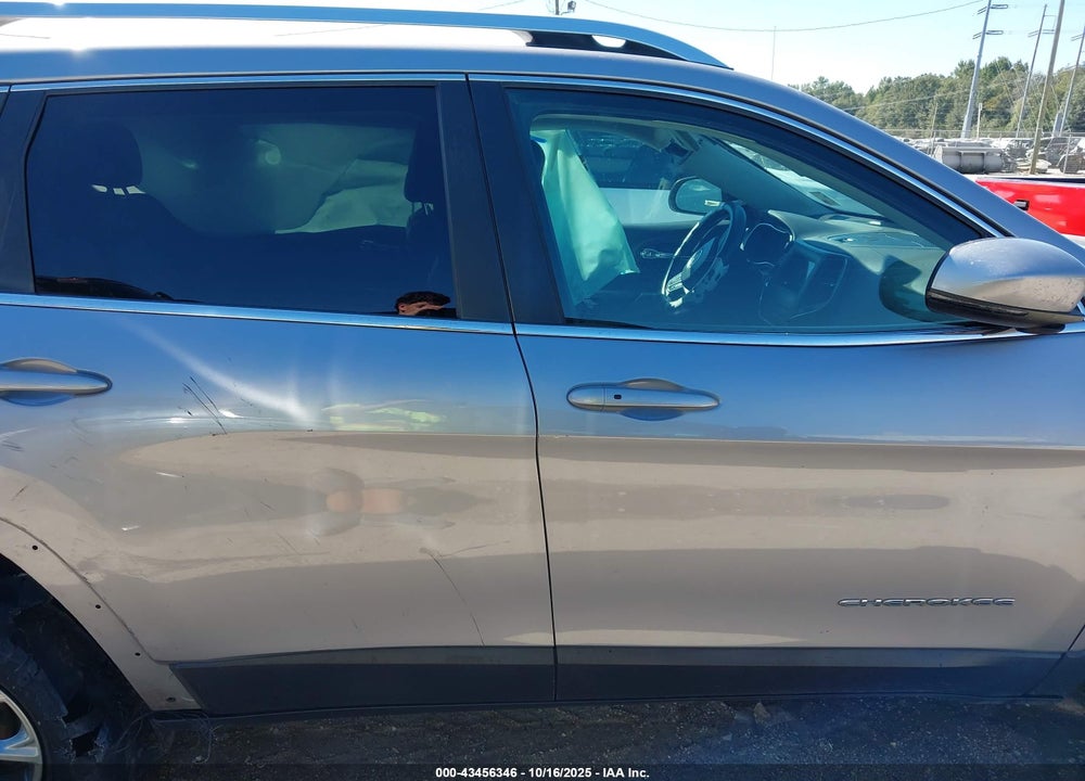 2019 JEEP CHEROKEE LATITUDE PLUS FWD VIN: 1C4PJLLB7KD420330