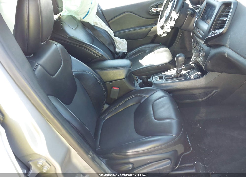 2019 JEEP CHEROKEE LATITUDE PLUS FWD VIN: 1C4PJLLB7KD420330