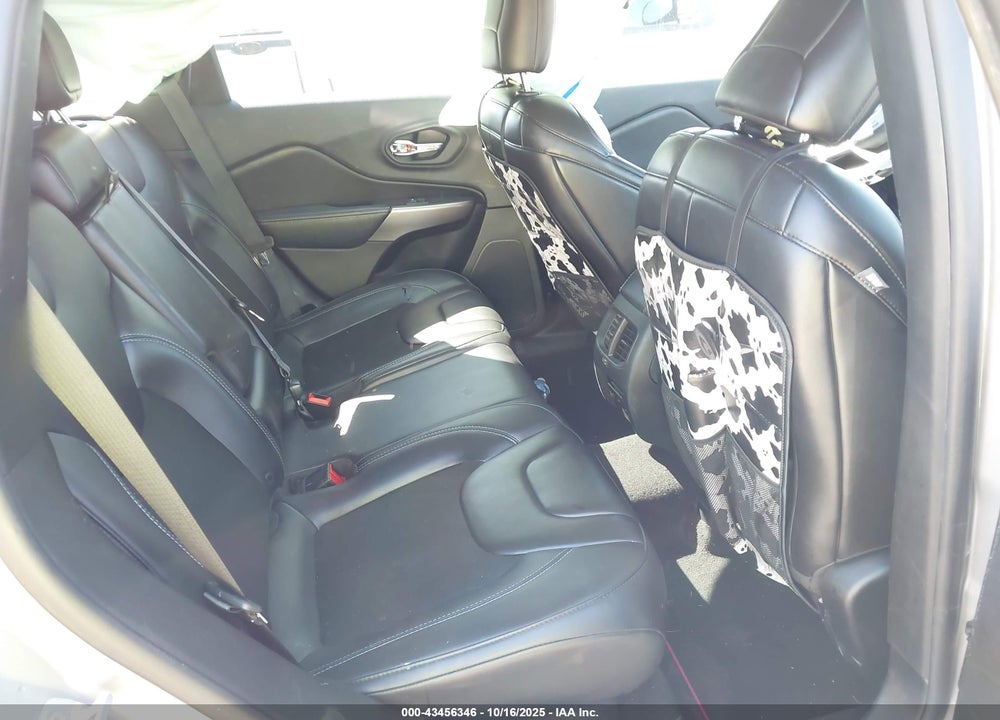 2019 JEEP CHEROKEE LATITUDE PLUS FWD VIN: 1C4PJLLB7KD420330