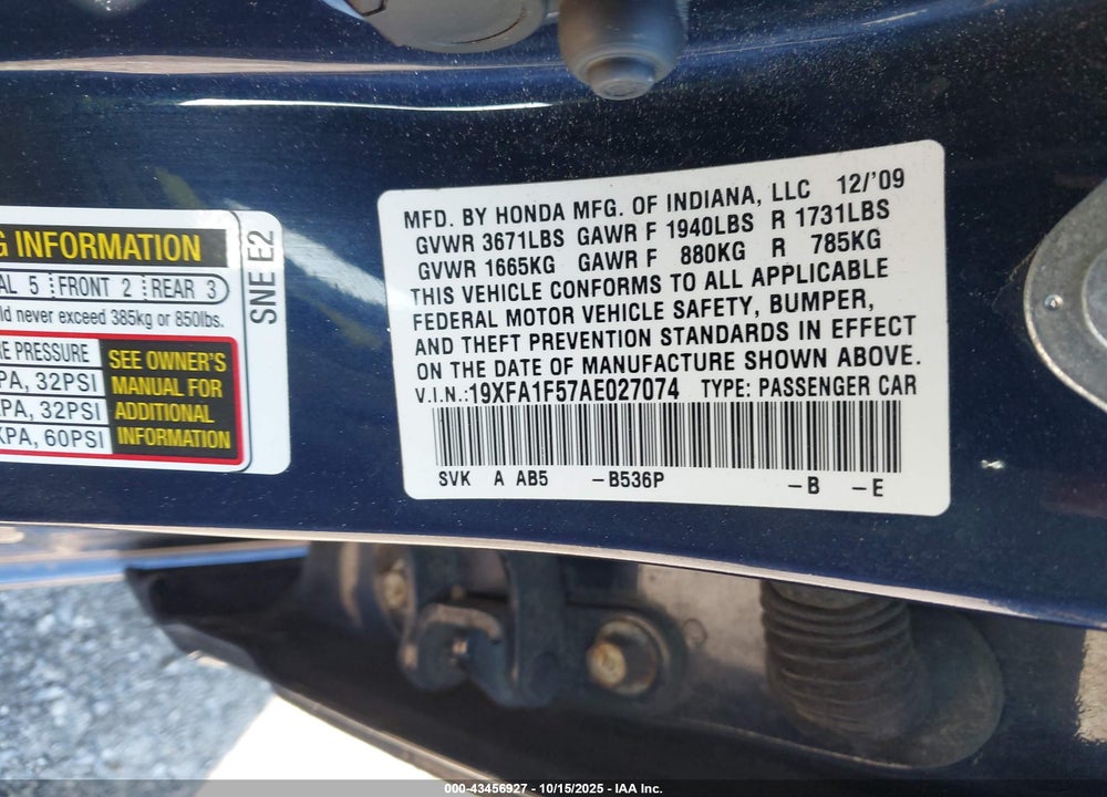 2010 HONDA CIVIC VIN: 19XFA1F57AE027074