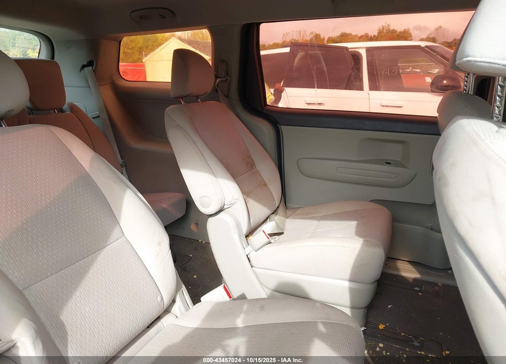 2017 KIA SEDONA L VIN: KNDMA5C17H6272571