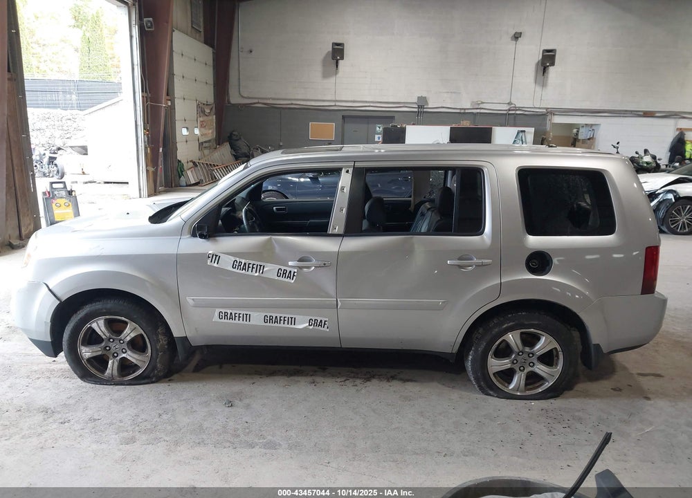 2013 HONDA PILOT VIN: 5FNYF4H56DB037229