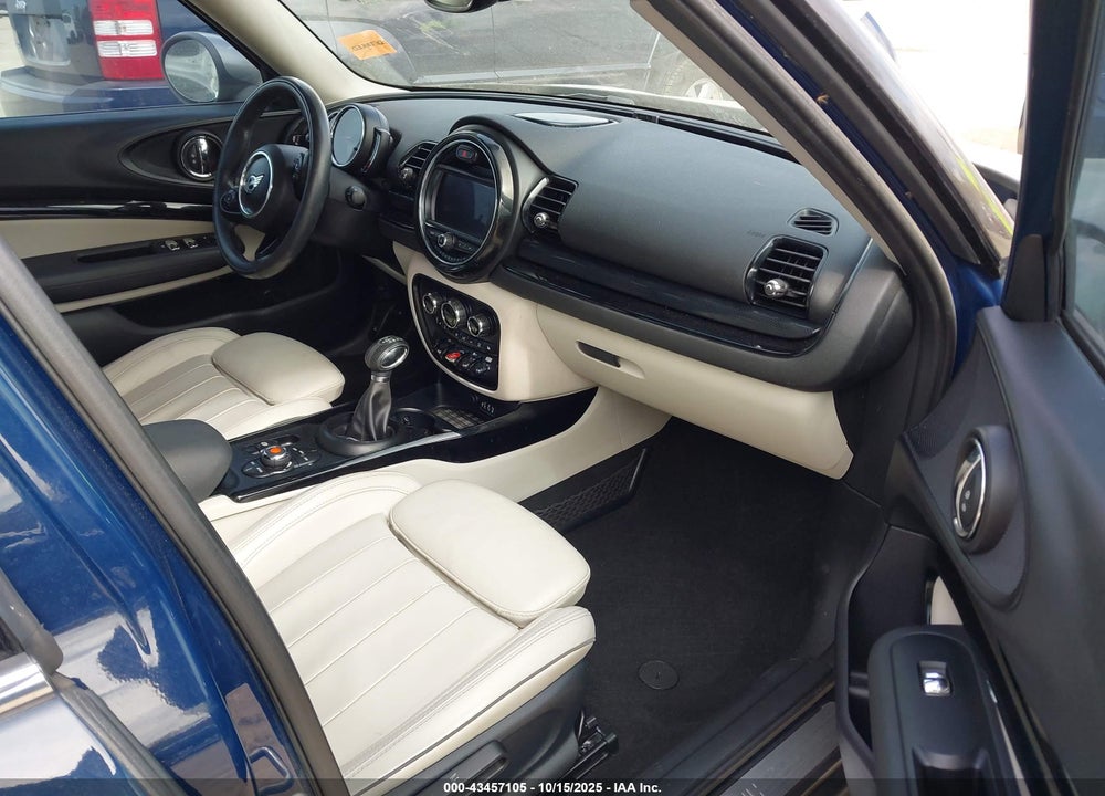 2018 MINI CLUBMAN COOPER VIN: WMWLN5C5XJ2E34628