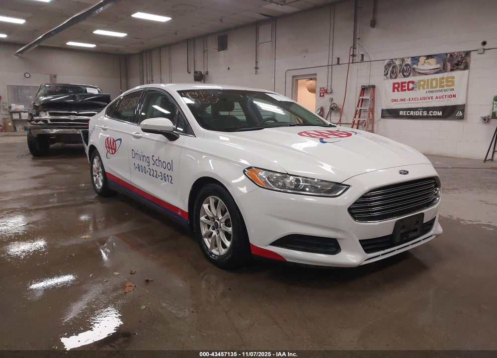 2015 FORD FUSION S VIN: 3FA6P0G72FR215189
