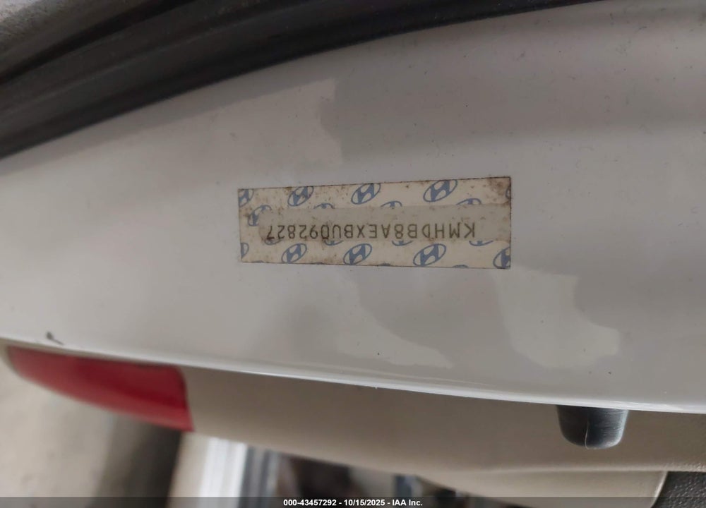 2011 HYUNDAI ELANTRA TOURING GLS VIN: KMHDB8AEXBU092827