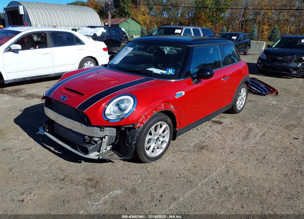 2015 MINI HARDTOP COOPER S VIN: WMWXP7C54F2A40380