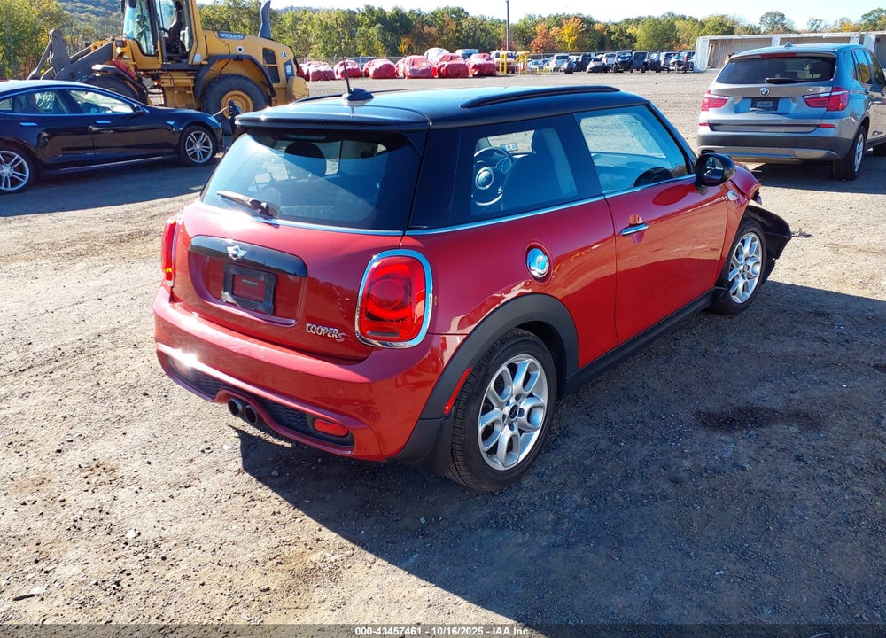 2015 MINI HARDTOP COOPER S VIN: WMWXP7C54F2A40380