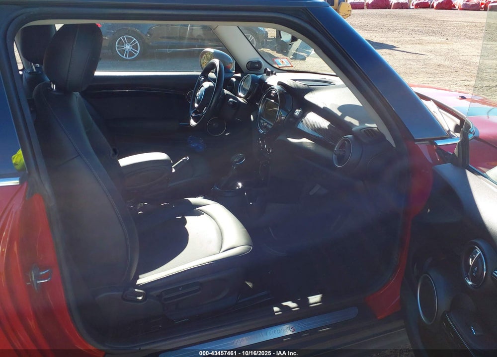 2015 MINI HARDTOP COOPER S VIN: WMWXP7C54F2A40380