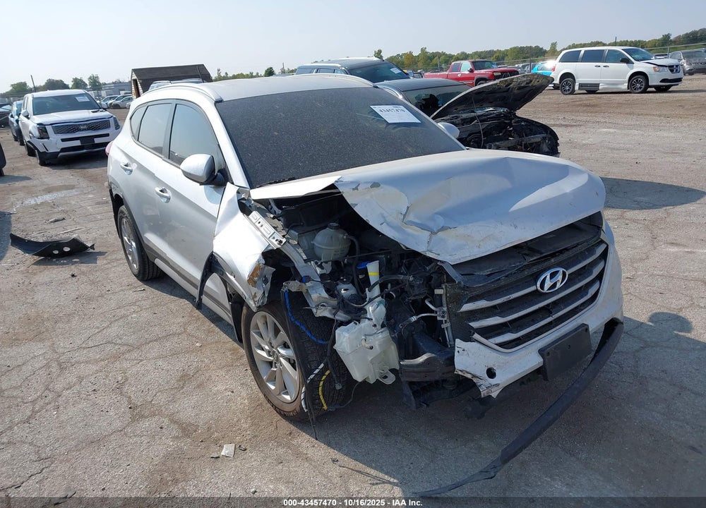 2017 HYUNDAI TUCSON SE VIN: KM8J33A48HU453345