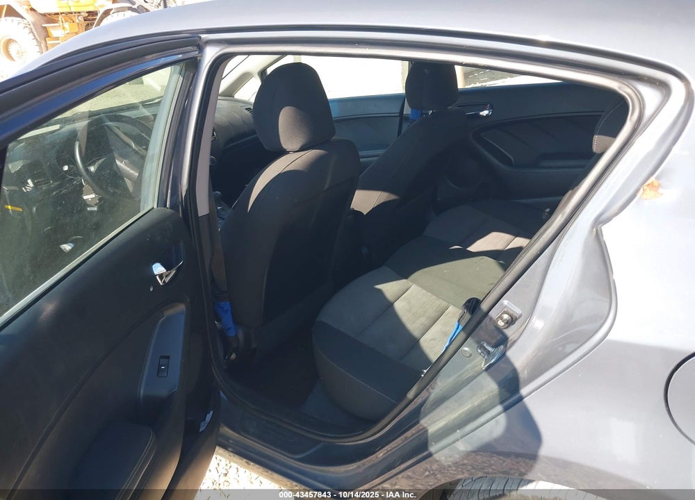 2016 KIA FORTE EX VIN: KNAFX5A82G5593104