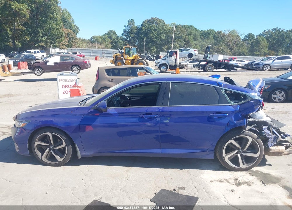 2018 HONDA ACCORD VIN: 1HGCV1F33JA151577