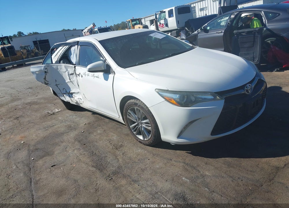 2015 TOYOTA CAMRY SE VIN: 4T1BF1FK4FU103957
