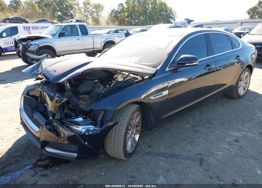 2017 JAGUAR XF VIN: SAJBD4BV7HCY29575