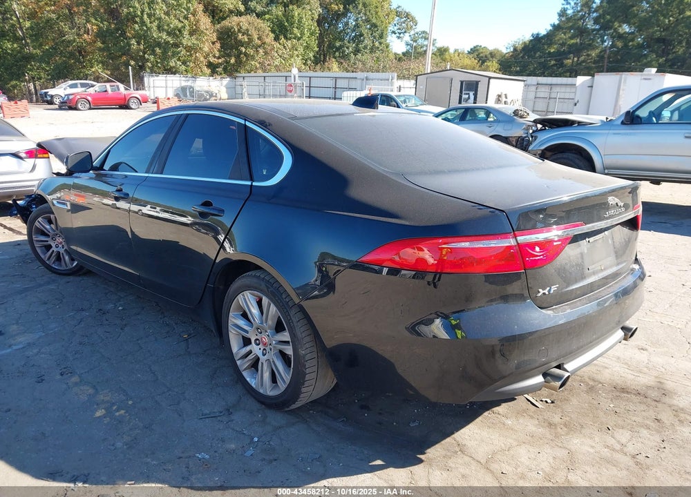 2017 JAGUAR XF VIN: SAJBD4BV7HCY29575