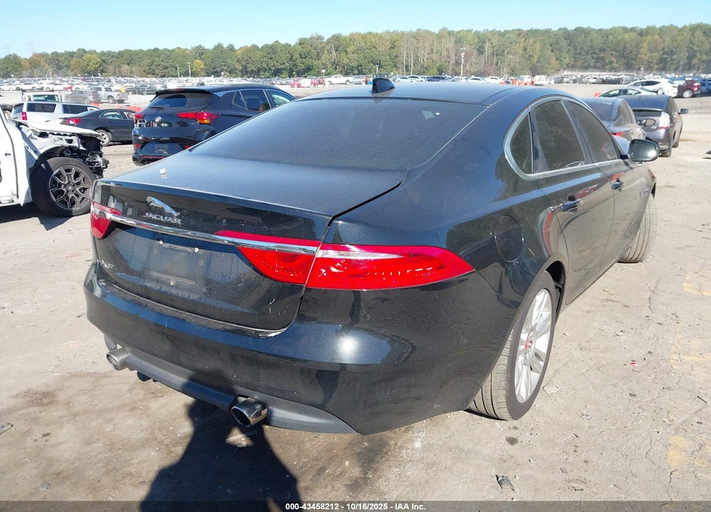 2017 JAGUAR XF VIN: SAJBD4BV7HCY29575