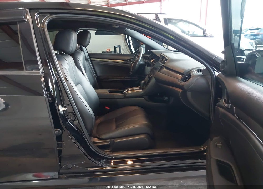 2018 HONDA CIVIC VIN: SHHFK7H73JU400716