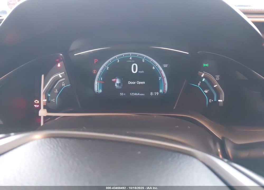 2018 HONDA CIVIC VIN: SHHFK7H73JU400716