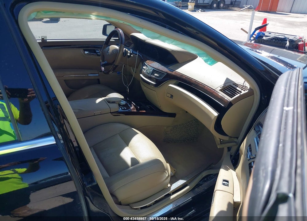 2012 MERCEDES-BENZ S 550 VIN: WDDNG7DB7CA463070