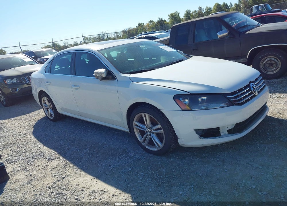 2014 VOLKSWAGEN PASSAT 2.0L TDI SE VIN: 1VWBN7A38EC004019