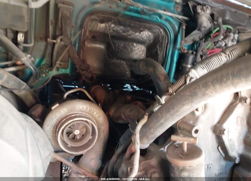 2000 VOLVO VN VIN: 4V4ND1RJ3YN233353