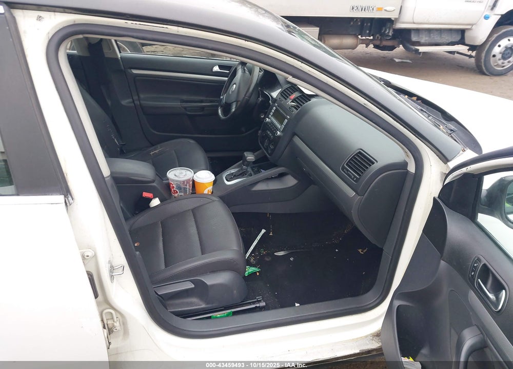 2008 VOLKSWAGEN JETTA SE/SEL VIN: 3VWRM71K68M190753