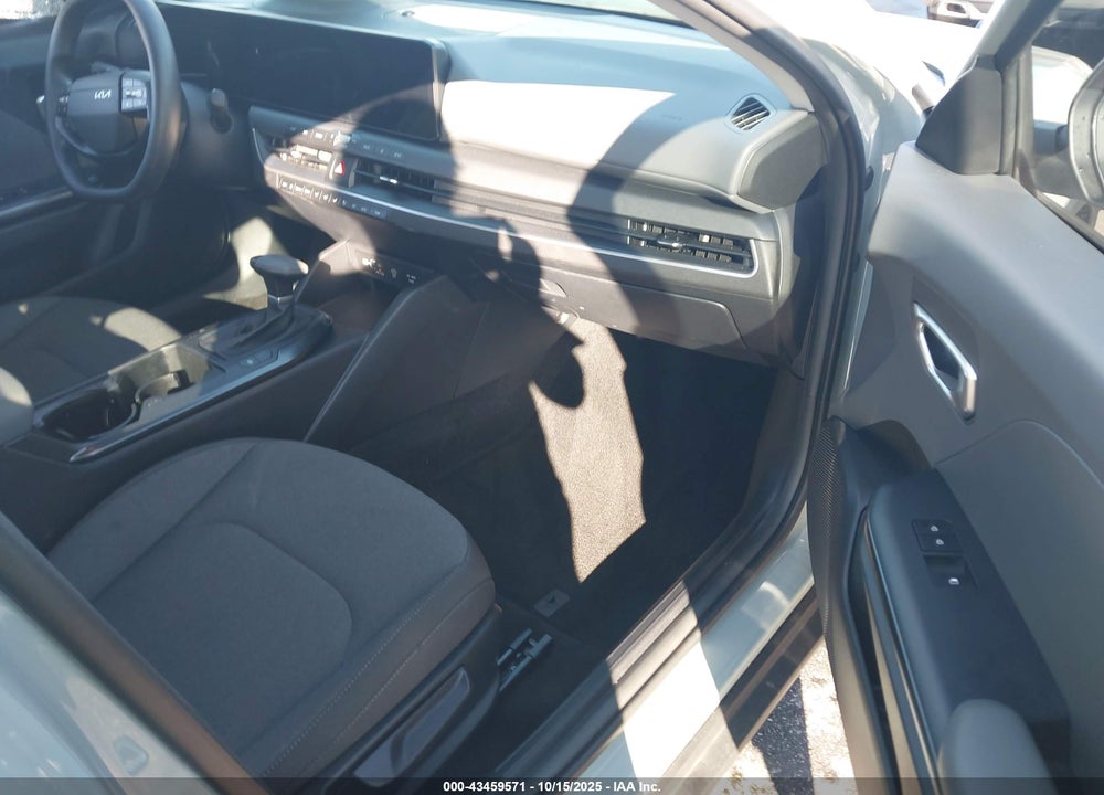 2025 KIA K4 VIN: 3KPFT4DE1SE168674