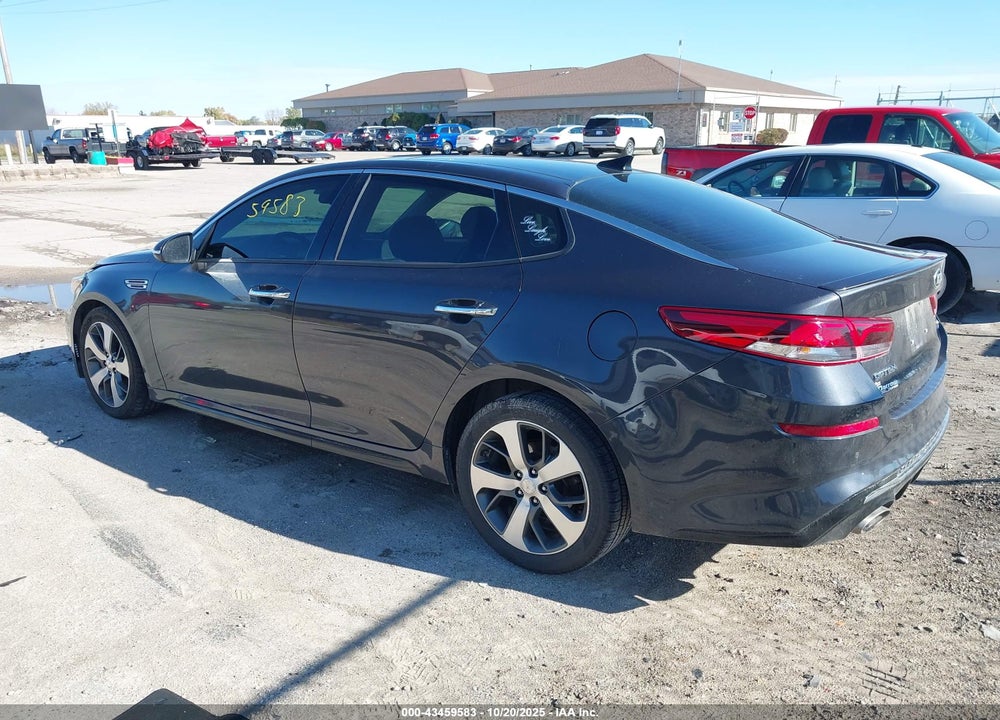 2019 KIA OPTIMA S VIN: 5XXGT4L30KG327440