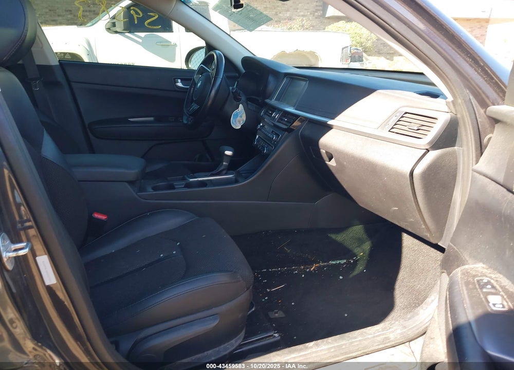 2019 KIA OPTIMA S VIN: 5XXGT4L30KG327440
