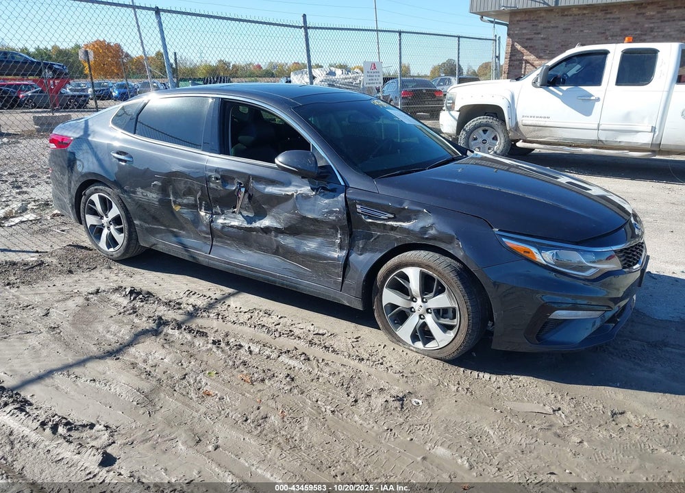 2019 KIA OPTIMA S VIN: 5XXGT4L30KG327440