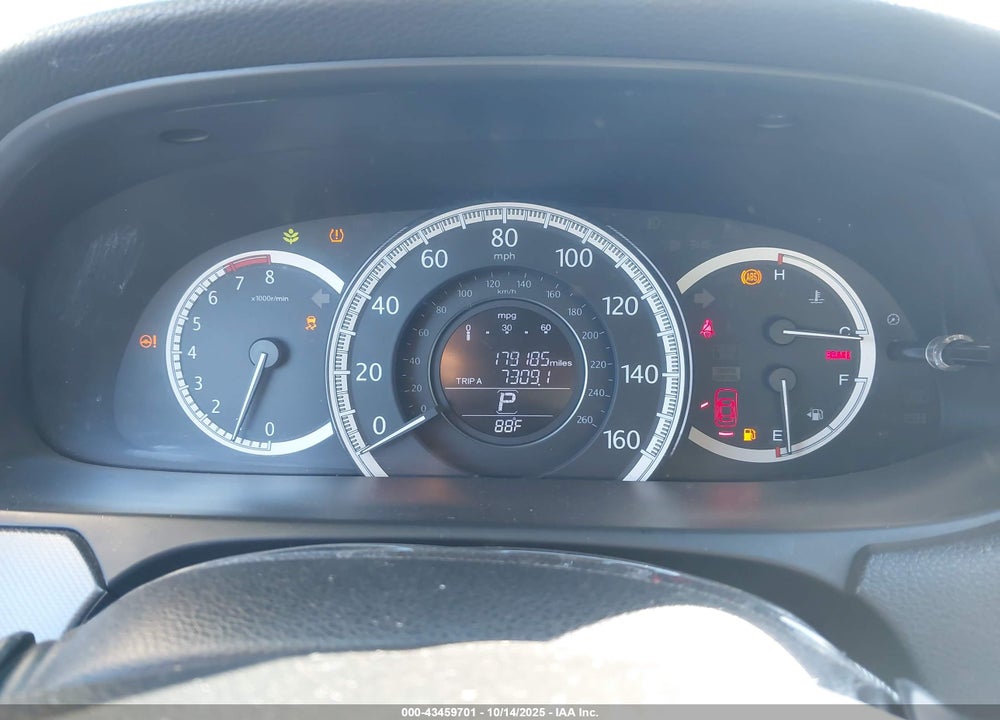 2015 HONDA ACCORD LX VIN: 1HGCR2F38FA029914