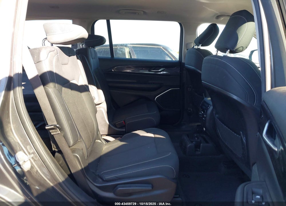 2021 JEEP GRAND CHEROKEE L LAREDO 4X2 VIN: 1C4RJJAG4M8160685