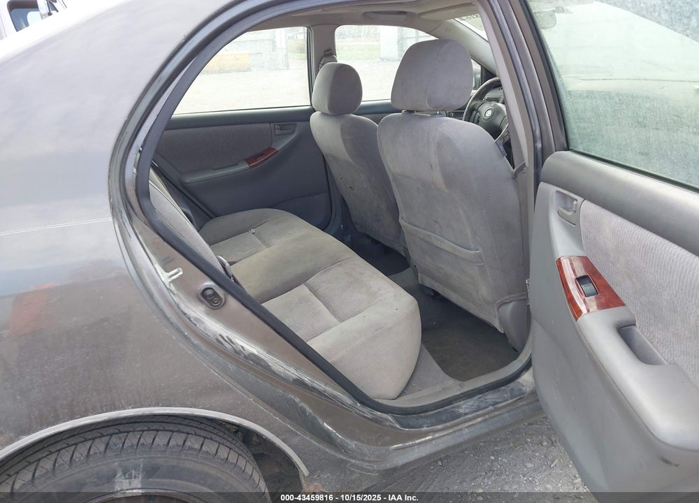 2007 TOYOTA COROLLA LE VIN: 1NXBR30EX7Z768384